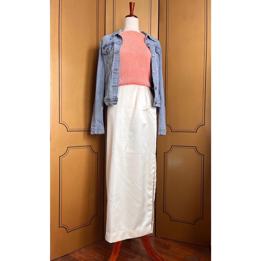 Long satin skirt in white, size 12